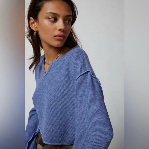 Urban Outfitters Parker Notched Long Sleeve Top Light Blue Size Small Cozy Warm - Picture 2 of 9